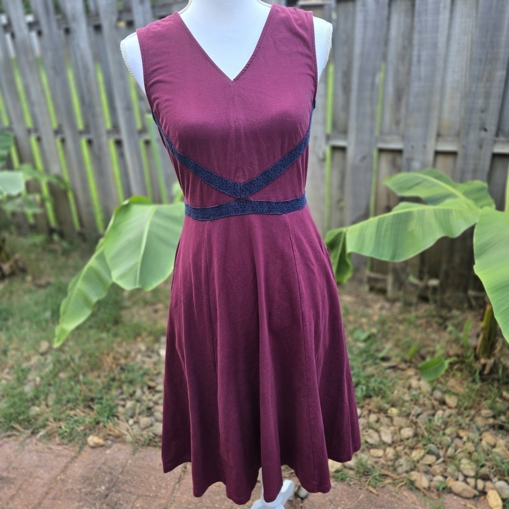 Size 4 Midi A Line Sleeveless Dress Pockets Maroon & Navy V Neck Empire Waist